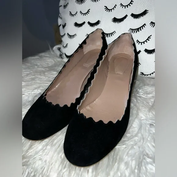 Chloe Black Scalloped Flats - Picture 1 of 5